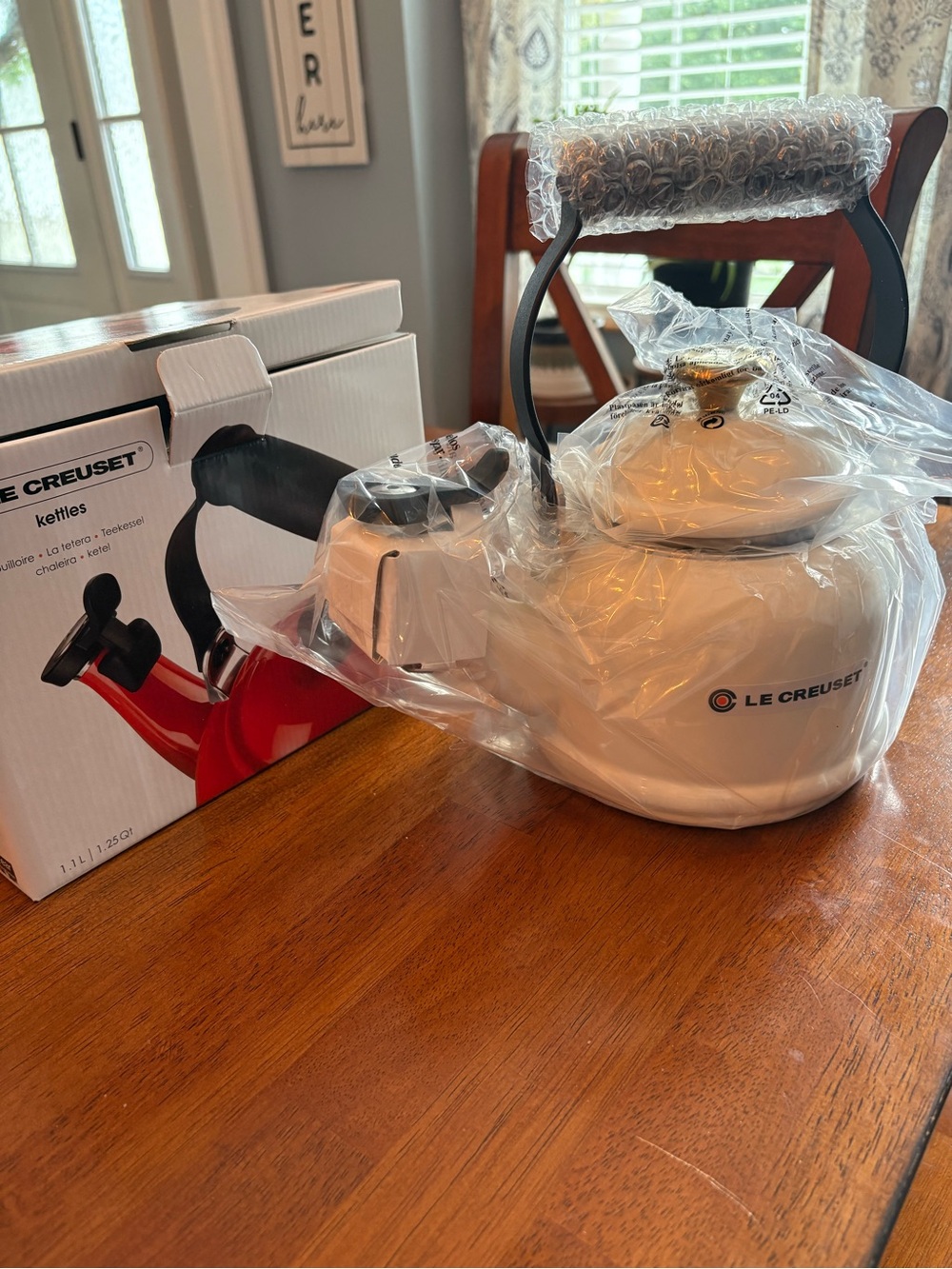 Le Creuset White Whistling Tea Kettle - Classic Enamel